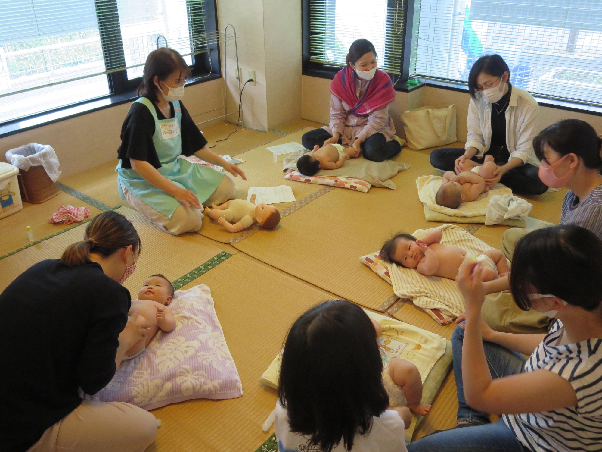 5月のベビーマッサージを行いました。